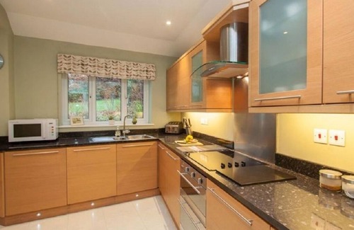 Portinscale House | RiggsideKeswick, Modern, Spacious, Gardens, Parking & Panoramic Mountain Views.