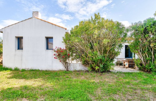 Noirmoutier-en-l'Ile Ski Chalet | Right in the centre of Noirmoutier en l'île - For 6