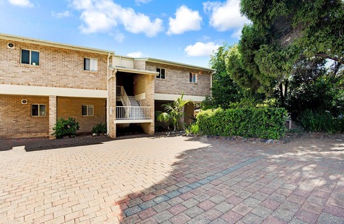 Black Head Apartment | Right in the heart of Black Head - central to shops, beach, parks and cafes