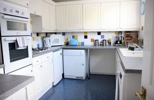 Swanage Cottage | Right in the heart of Swanage, eating places, shops and beaches very close.