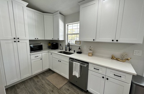 Weeki Wachee Gardens House | Right off the main Weeki Wachee River! Beautiful updated home!