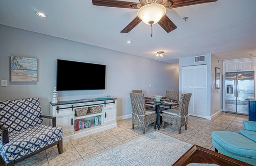 Seagrove Beach Condo | Right on the Beach ~ An Emerald Oasis ~ Pool ~ 1BR 1BA ~ King & Bunks