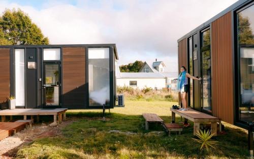 Hokitika House | Rimu View 2 by Tiny Away