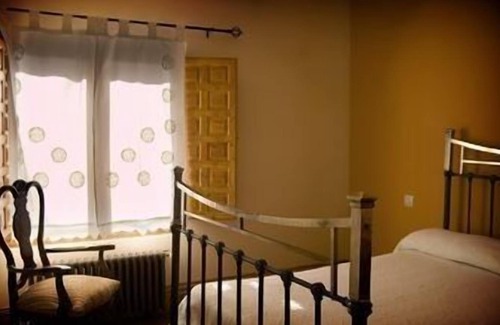 Canizares Cottage | Rincón de la Somá rural apartment for 13 people