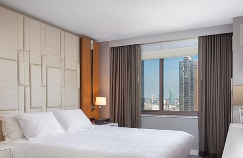 Midtown East Resort | Ring In 2025 in NYC! Midtown 45! 1 Bdrm Sleeps 4
