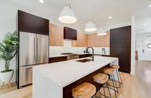 San Rafael House | RiNo New Build w/Rooftop Hot Tub