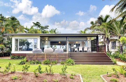 Mission Beach House | Ripples on the Beach - Beachfront Mission Beach