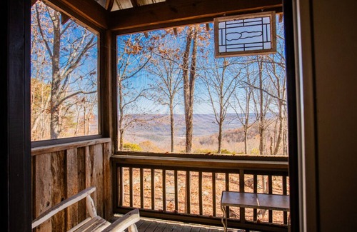 Sewanee Cabin | Rising Sun Retreat, 15 Acres on a Bluff - Sleeps 14+