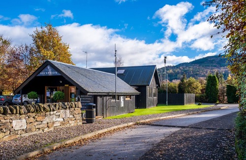 Kenmore Cottage | Rivard - sleeps 6 guests in 3 bedrooms