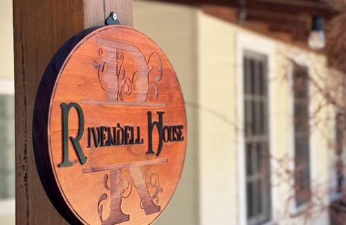 Shadforth House | Rivendell House: Spacious retreat, pet friendly