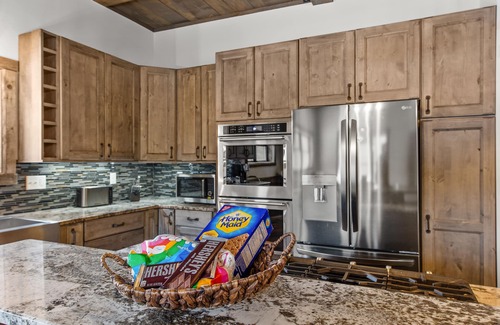 Warrensburg Cabin | River bank lodge just minutes to Lake George with heated salt water pool