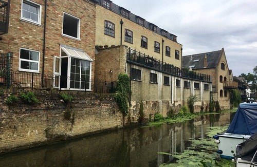 St Neots Apartment | River Courtyard Apartment - St Neots
