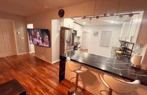Tukwila Cottage | River-front Cottage house - Salmon Fishing at front door & All other attractions