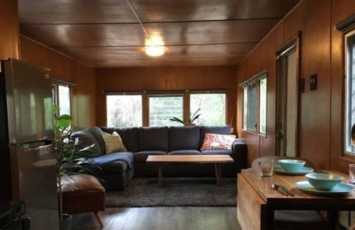 Bastrop House | River-front Mid-Century Renovated Mobile Home