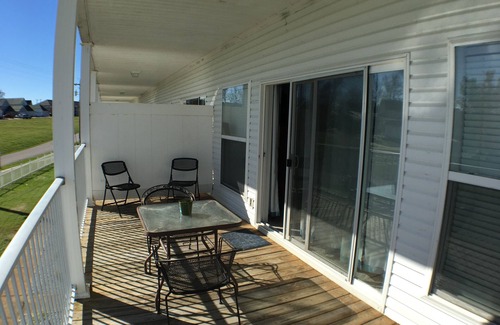 Athens Condo | River Oasis