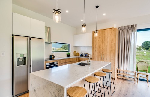 Tuki Tuki House | River Range Cottage - Havelock North Holiday Home