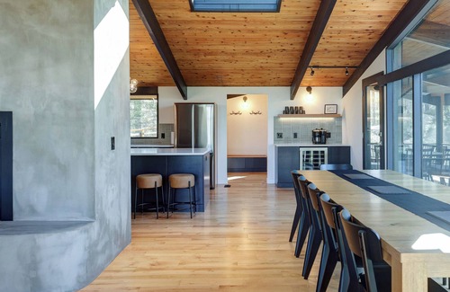 Hood House | River Ridge Overlook - Modern Riverfront Retreat | Luxe 3BR Hideaway on 20+ Acre