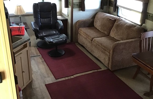 Frankfort House | River Road reasonable RV