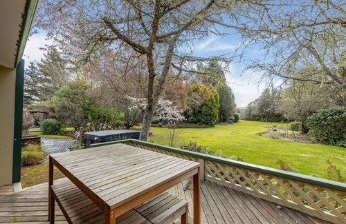 Broadlands Forest House | River Road Spa Lodge - Broadlands Forest