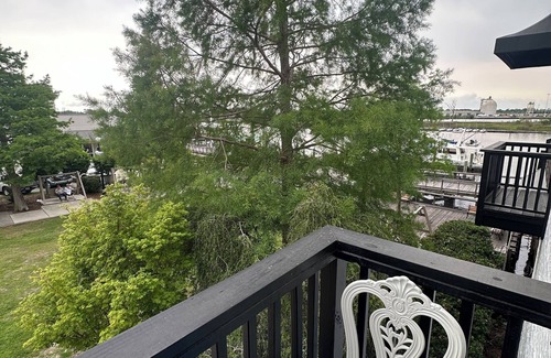 Georgetown Apartment | River Room Getaway on Front Street Downtown Georgetown
