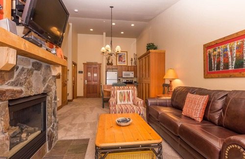 River Run Condo | River Run Condo w/Mountain Views from Private Balcony & Close to Gondola!