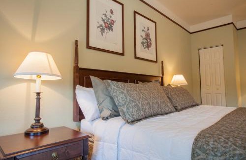 College Resort | River's Edge Resort