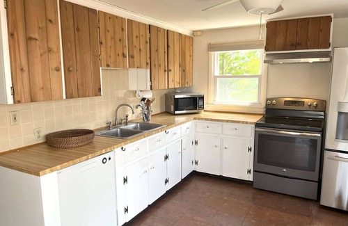 Mystic - New London Apartment | River's End Cottages - Captain's Quarters