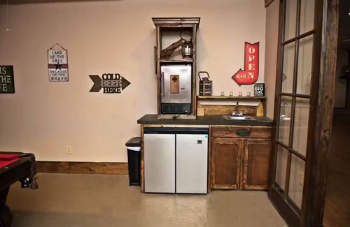 Natchez House | River side house, boat dock, wifi, pets welcome, kid friendly, try us out