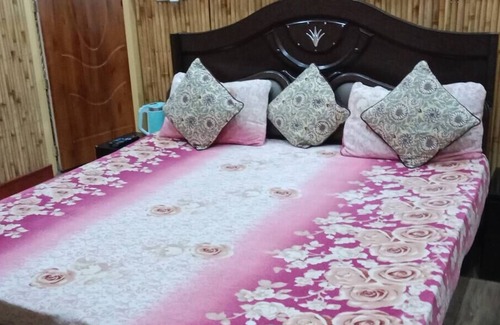 Lansdowne Hotel | River View Bamboo Resort