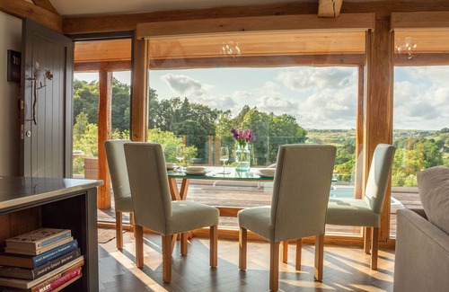 Catton House | River View Lodge - Two Bedroom House, Sleeps 4