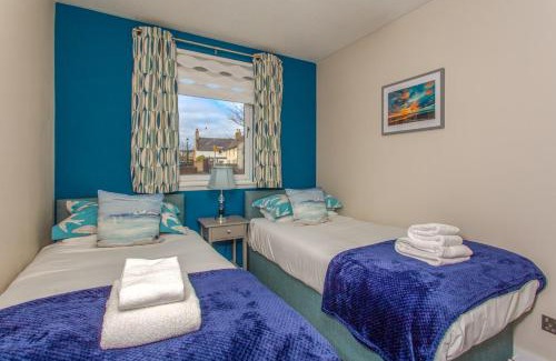Nairn Apartment | River views 5 mins from beach