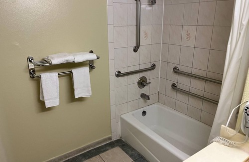 El Rancho Hotel | Rivera Inn & Suites Motel Pico Rivera
