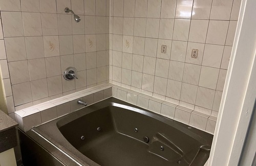 El Rancho Hotel | Rivera Inn & Suites Motel Pico Rivera