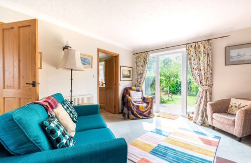 Saxthorpe House | Riverbank Cottage - Saxthorpe