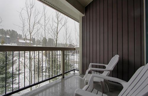 Four O'Clock Apartment | Riverbend Lodge 217 by Great Western Lodging