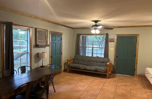 Concan Hotel | Riverbend on the Frio Motel 11