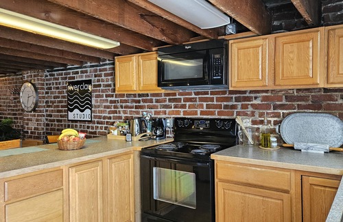 Mount Vernon Apartment | Riverclay Studio, a home base to enjoy Mount Vernon and Skagit Valley and More!