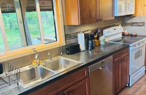 Packwood Cabin | Riverfront and mountain view cabin with WiFi in Packwood