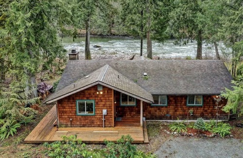 Baring Cabin | Riverfront cabin, 25 minutes to Stevens Pass