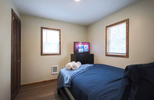 Canadensis Cabin | Riverfront Cabin. Minutes from Mt.Airy & Kalahari