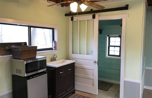Elizabethtown Cabin | Riverfront Cabin:Main cabin 1 bath.Bunk House Additional Fee.