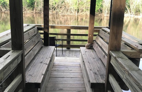 Elizabethtown Cabin | Riverfront Cabin:Main cabin 1 bath.Bunk House Additional Fee.