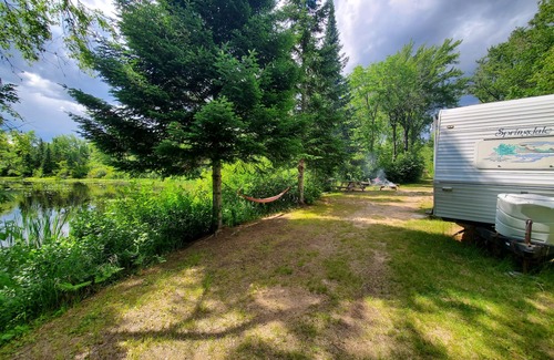 Killaloe House | Riverfront Caravan seconds from Bonnechere Provincial Park