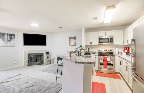 Columbia Condo | Riverfront Columbia Condo: 4 Mi to USC!