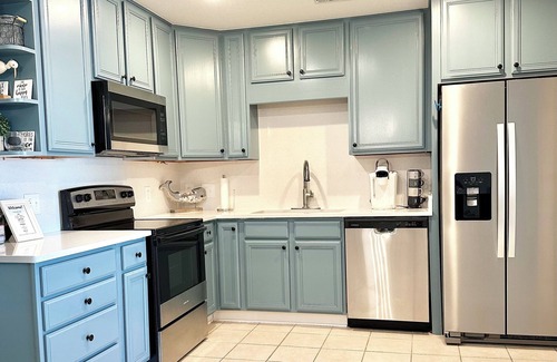 Meridian Condo | Riverfront Condo w/Boat slip. River Views! Walk downtown!