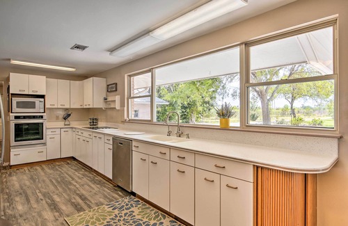 Los Fresnos House | Riverfront Family Home: Yard, Orchard, Dock!