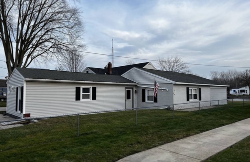 Bay City House | Riverfront Getaway