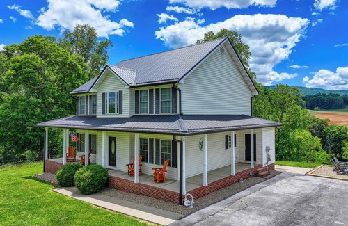 Bristol Cabin | Riverfront home on South Holston River Perfect for Fishing, Hiking, Relaxing