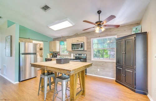 Crystal River House | Riverfront Inglis Duplex w/Shared Dock & Fire Pit