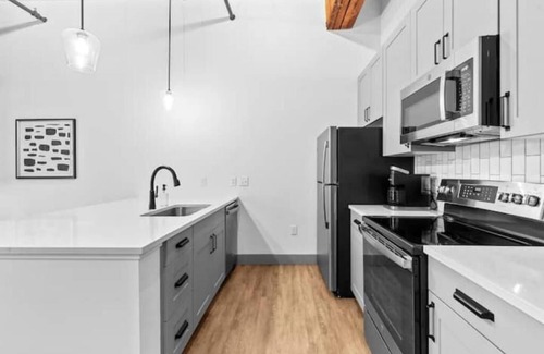 Downtown St. Louis Apartment | Riverfront Loft-Steps from Arch, Stadium & Convention Center